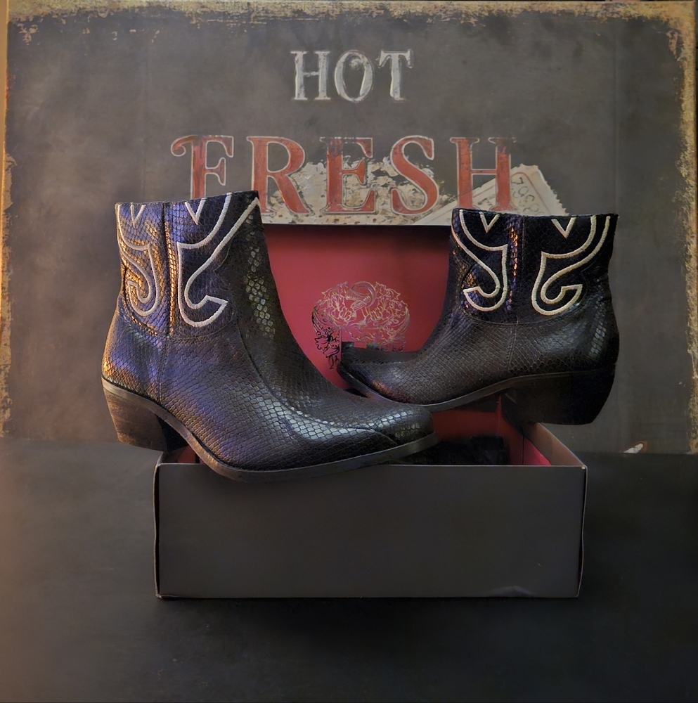"VINCE CAMUTO" Ankle boots